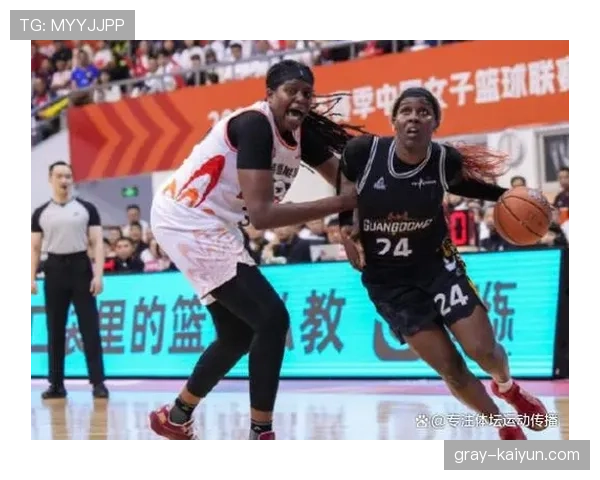 篮球空中对抗判罚规则详解：如何区分合法与犯规？